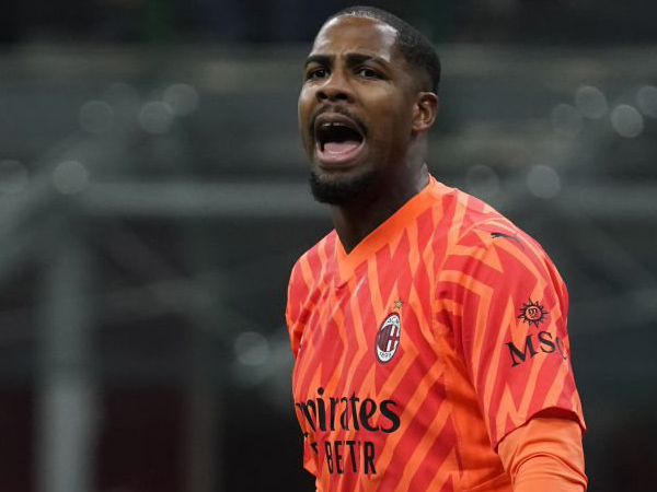 Allegri dan Tare Rajut Kembali Hubungan Milan dan Mike Maignan